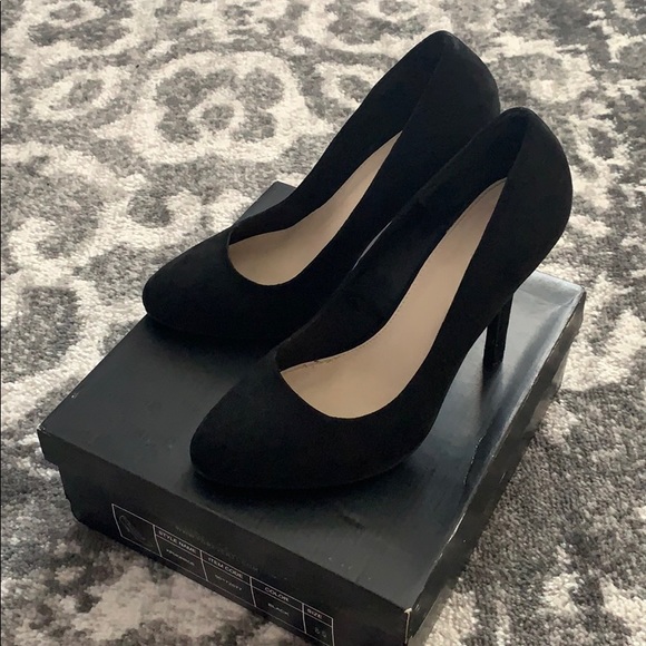 Forever 21 Shoes - Forever 21 Black Faux Suede Heels 8.5 Forever 21 Shoes - Forever 21 Black Faux Suede Heels 8.5